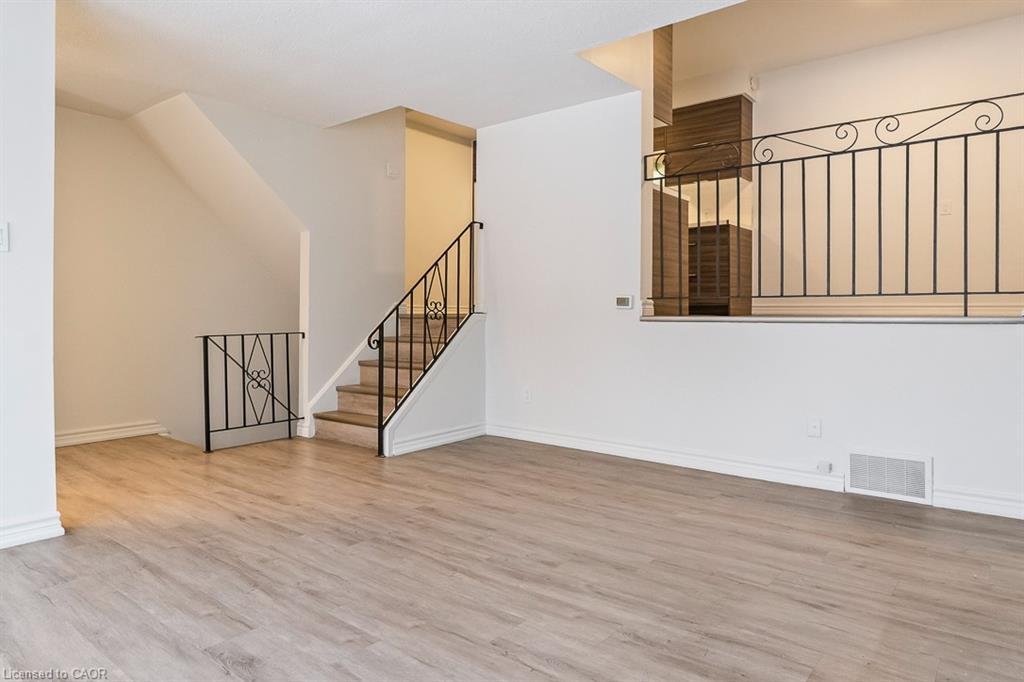 212-250 Montmorency Drive, Hamilton, ON - Indoor Photo Showing Other Room