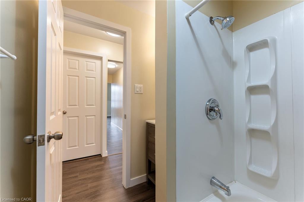 73 Albany Avenue, Hamilton, ON - Indoor