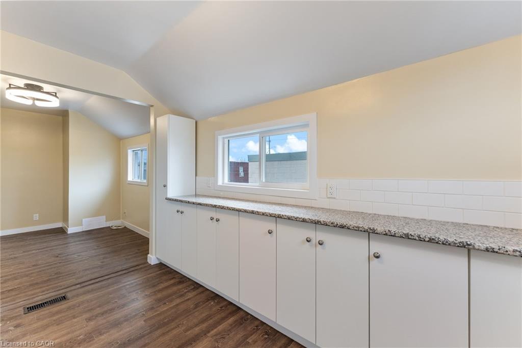 73 Albany Avenue, Hamilton, ON - Indoor