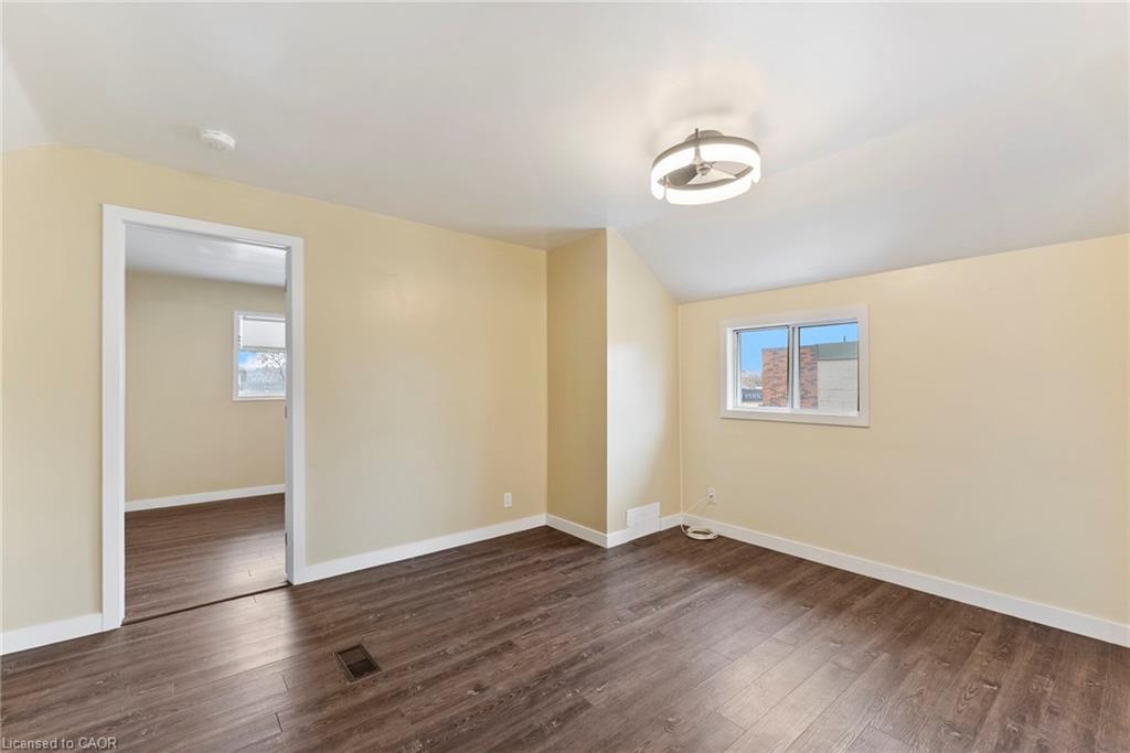 73 Albany Avenue, Hamilton, ON - Indoor Photo Showing Other Room