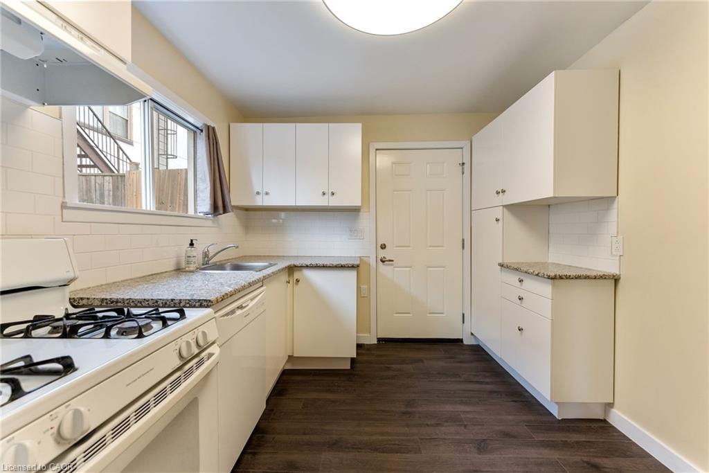 73 Albany Avenue, Hamilton, ON - Indoor Photo Showing Kitchen