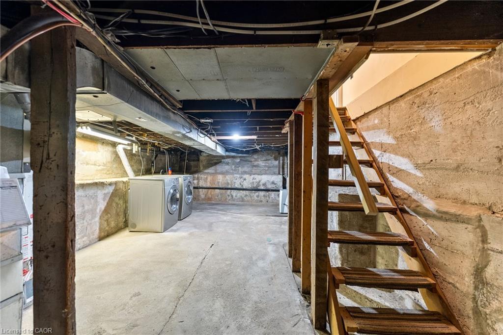 73 Albany Avenue, Hamilton, ON - Indoor Photo Showing Other Room