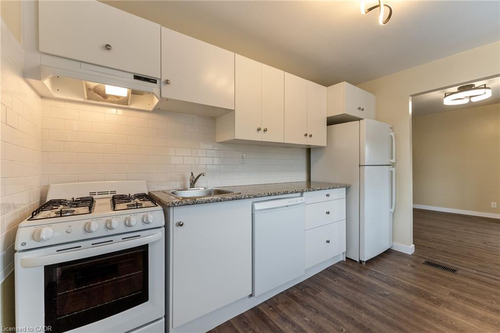 73 Albany Avenue, Hamilton, ON - Indoor Photo Showing Kitchen