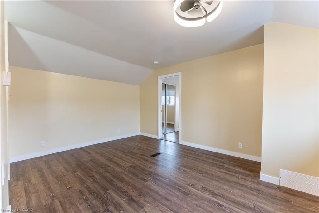 73 Albany Avenue, Hamilton, ON - Indoor Photo Showing Other Room