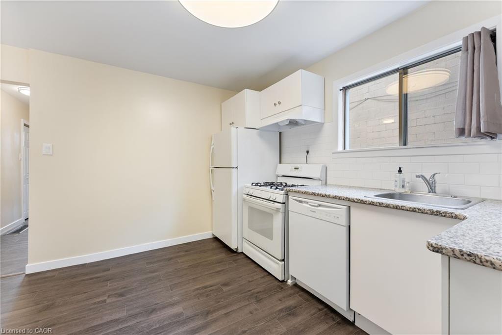 73 Albany Avenue, Hamilton, ON - Indoor Photo Showing Kitchen
