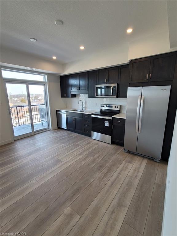 9-405 Myers Road, Cambridge, ON - Indoor Photo Showing Kitchen