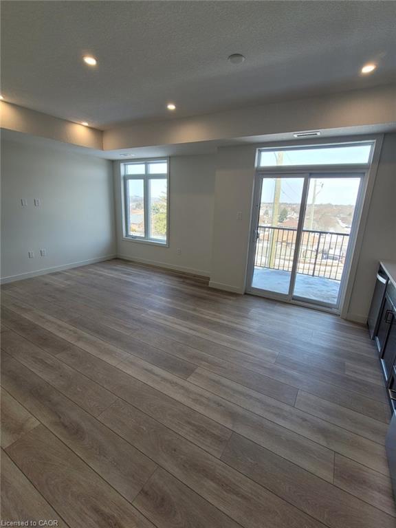 9-405 Myers Road, Cambridge, ON - Indoor Photo Showing Other Room