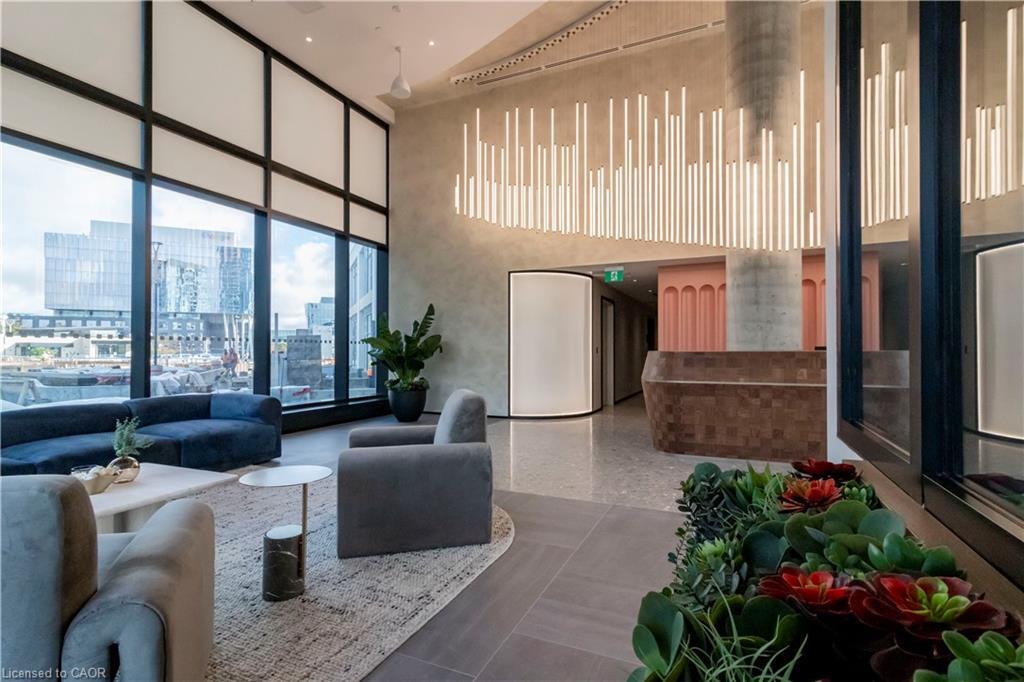 2114-25 Wellington Street S, Kitchener, ON - Indoor Photo Showing Other Room