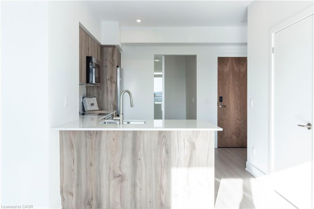 2114-25 Wellington Street S, Kitchener, ON - Indoor