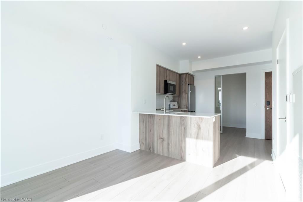 2114-25 Wellington Street S, Kitchener, ON - Indoor