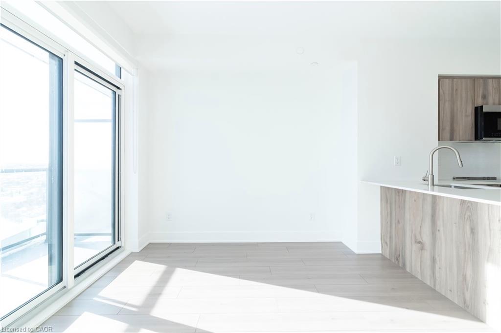 2114-25 Wellington Street S, Kitchener, ON - Indoor