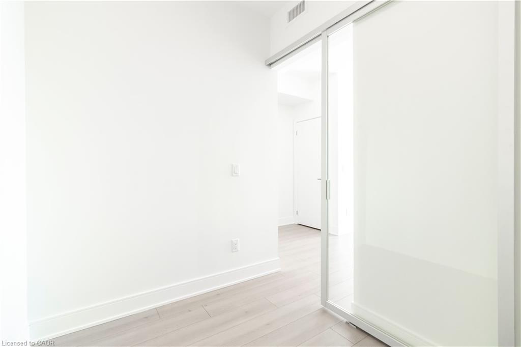 2114-25 Wellington Street S, Kitchener, ON - Indoor