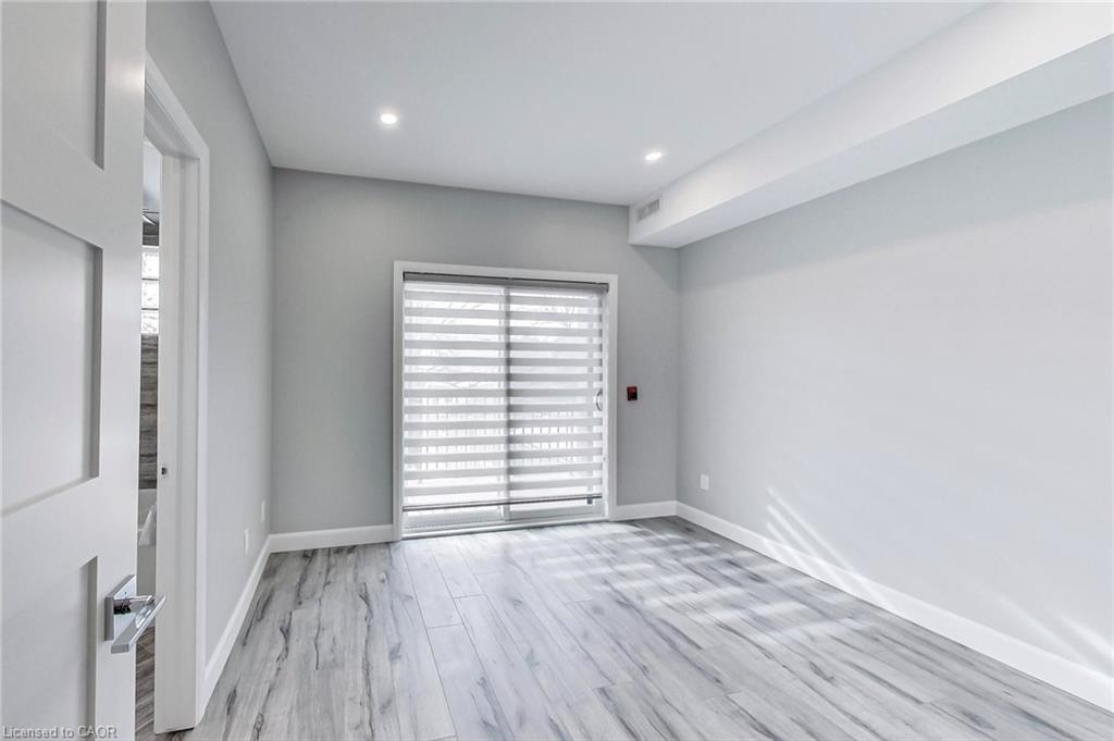 202-347 Charlton Avenue W, Hamilton, ON - Indoor Photo Showing Other Room