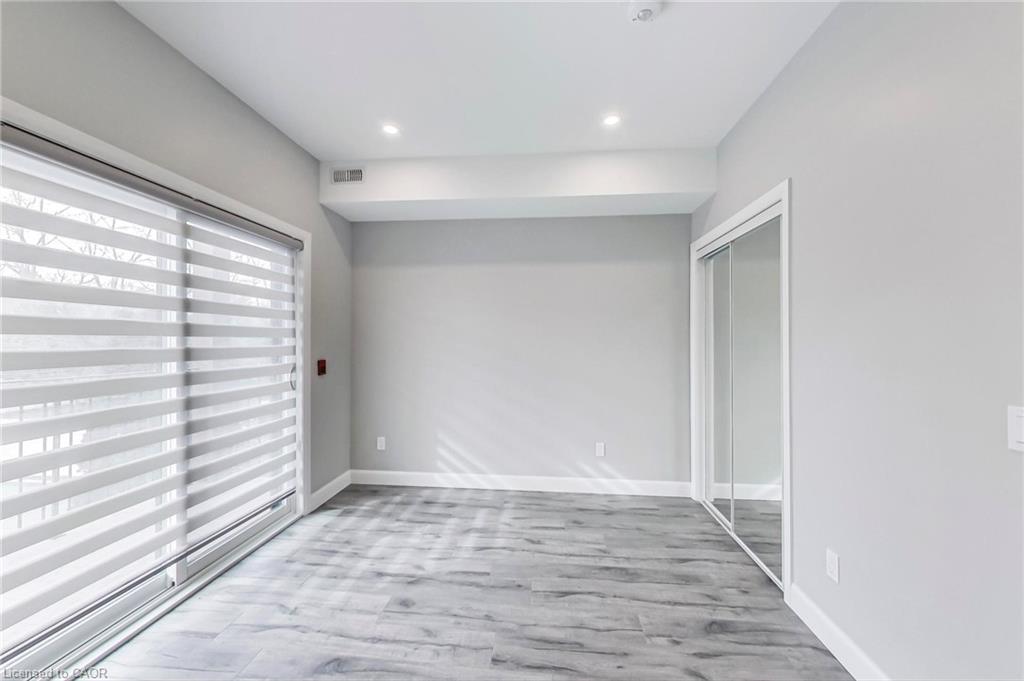 202-347 Charlton Avenue W, Hamilton, ON - Indoor Photo Showing Other Room