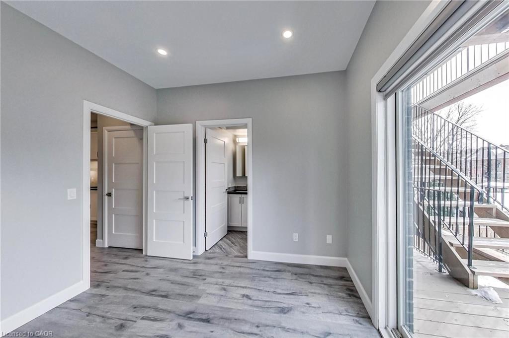 202-347 Charlton Avenue W, Hamilton, ON - Indoor Photo Showing Other Room