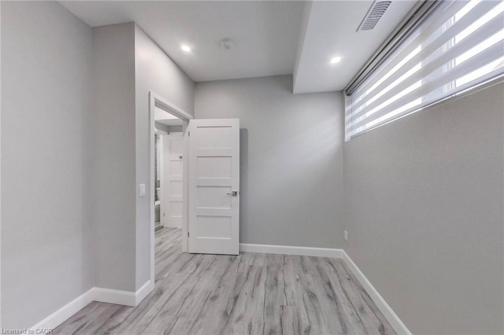 202-347 Charlton Avenue W, Hamilton, ON - Indoor Photo Showing Other Room