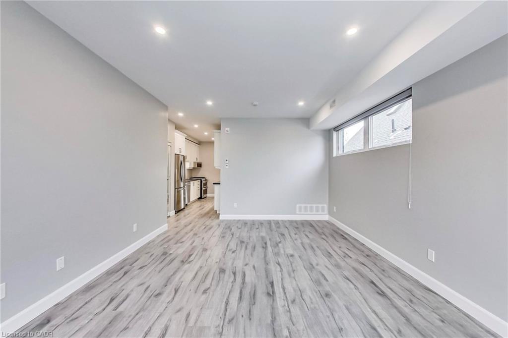 202-347 Charlton Avenue W, Hamilton, ON - Indoor Photo Showing Other Room