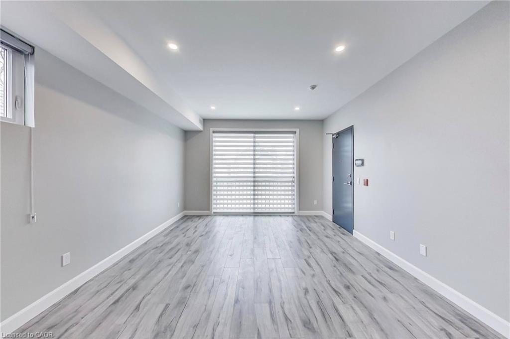 202-347 Charlton Avenue W, Hamilton, ON - Indoor Photo Showing Other Room