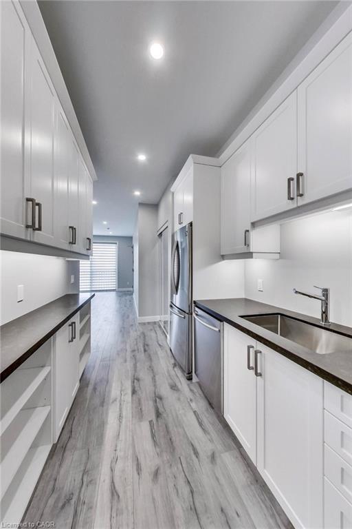 202-347 Charlton Avenue W, Hamilton, ON - Indoor Photo Showing Kitchen With Stainless Steel Kitchen With Upgraded Kitchen