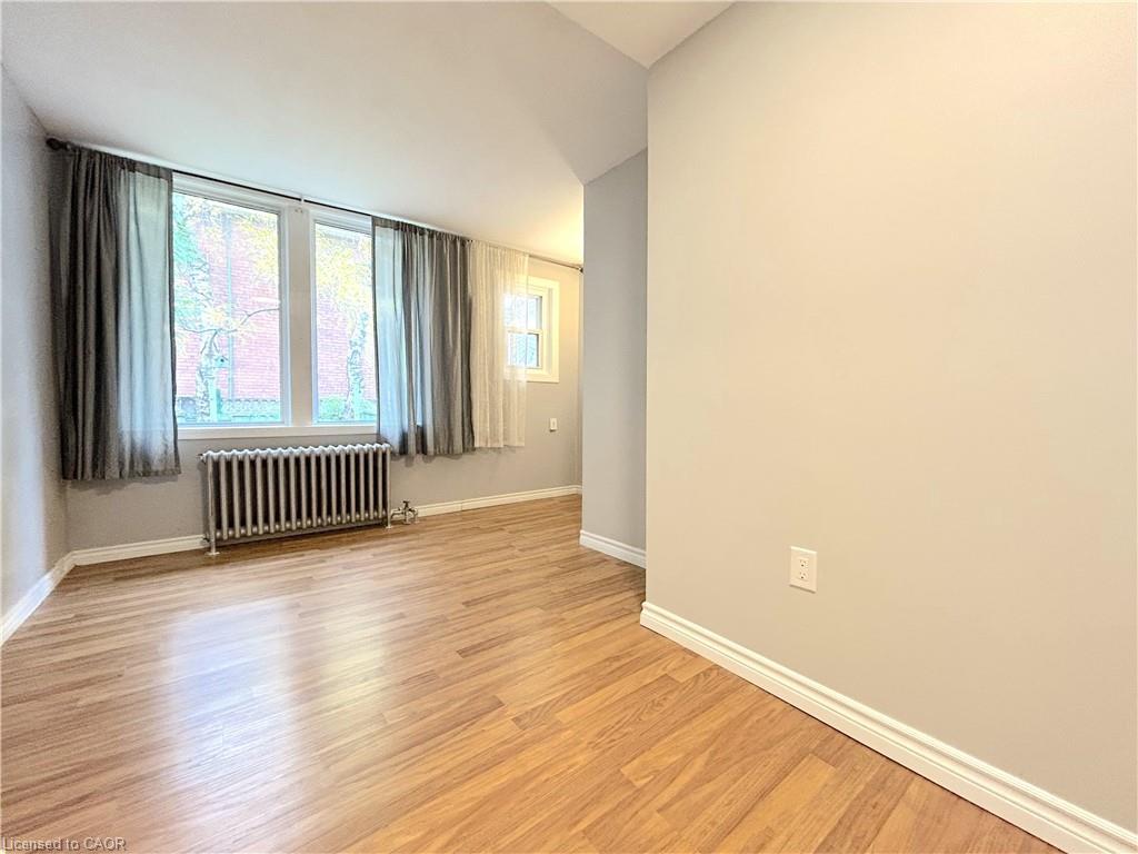 1-24 Burris Street, Hamilton, ON - Indoor Photo Showing Other Room