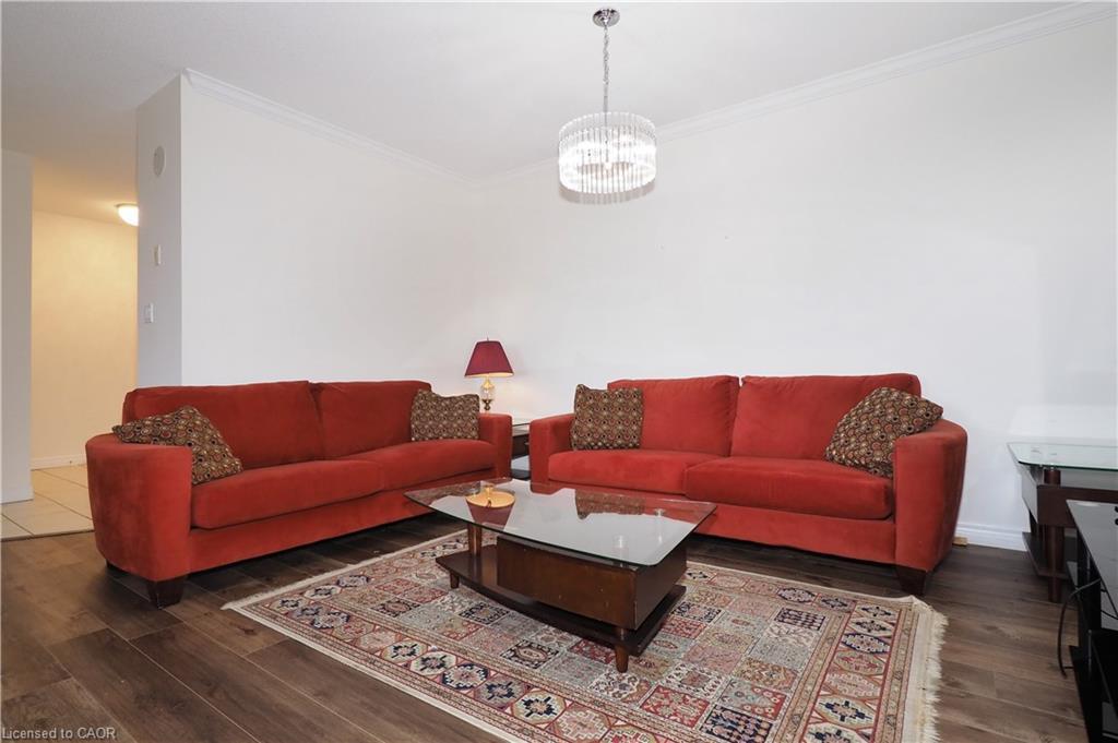 701-255 Keats Way, Waterloo, ON - Indoor Photo Showing Living Room