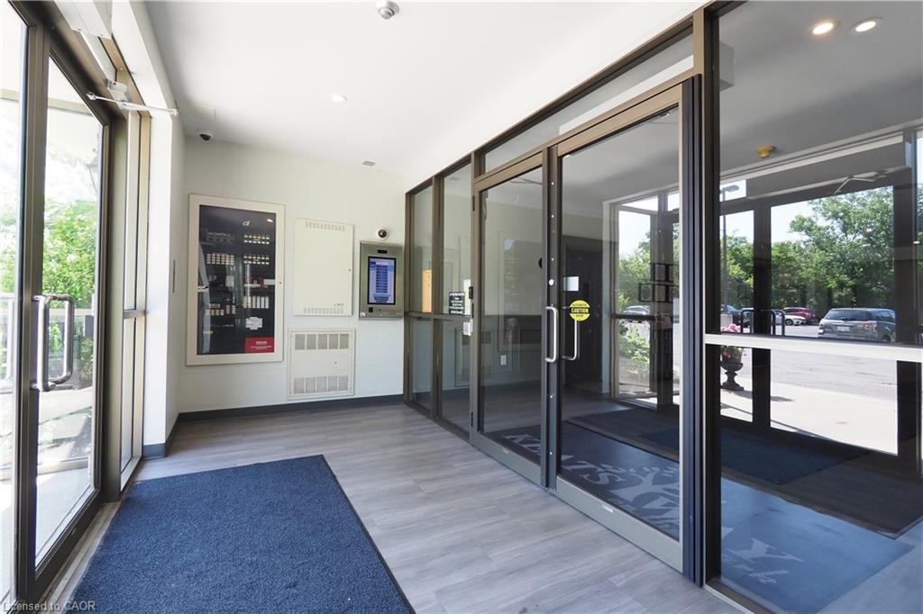 701-255 Keats Way, Waterloo, ON - Indoor Photo Showing Other Room