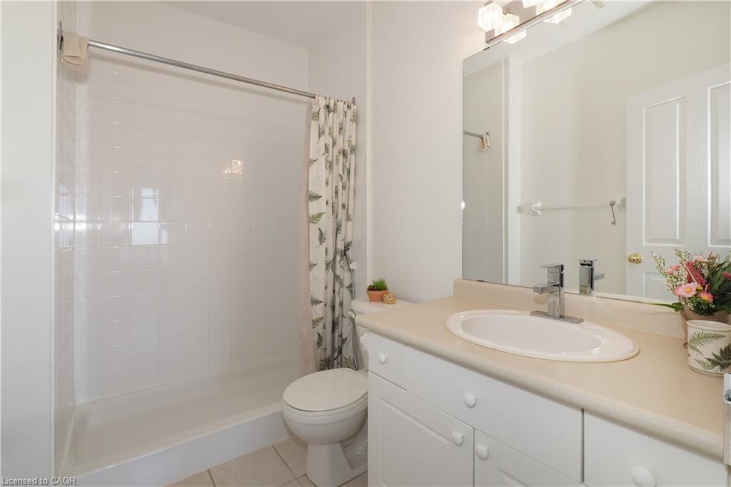 701-255 Keats Way, Waterloo, ON - Indoor Photo Showing Bathroom