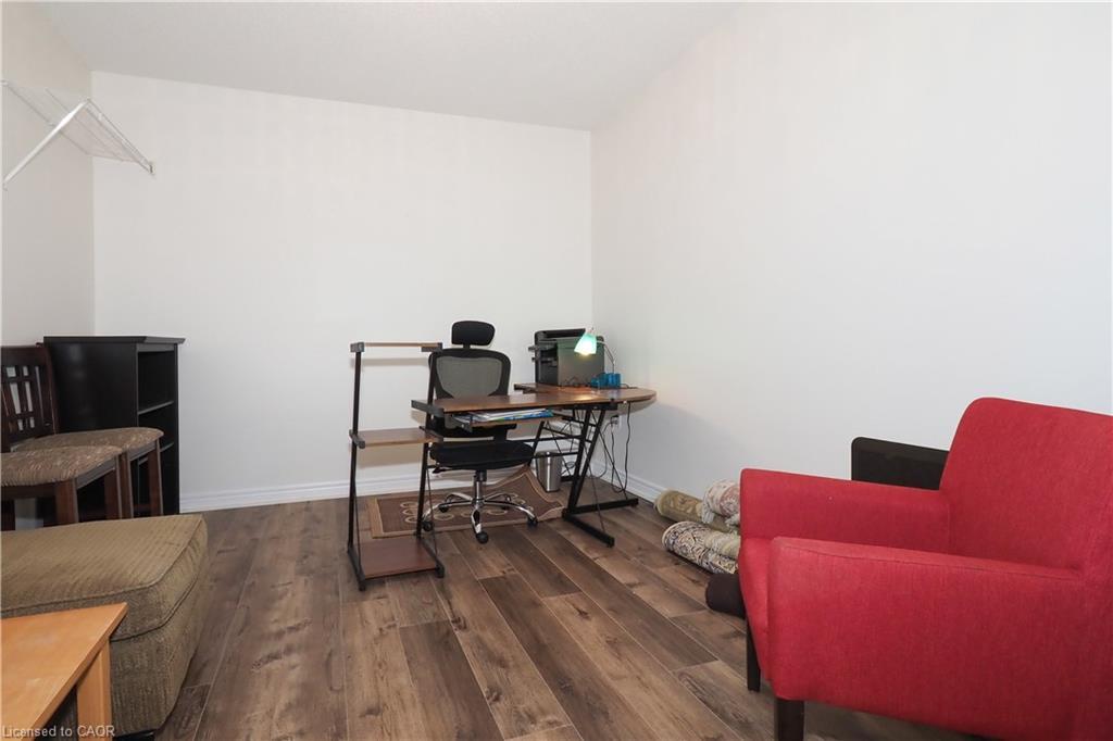 701-255 Keats Way, Waterloo, ON - Indoor Photo Showing Other Room