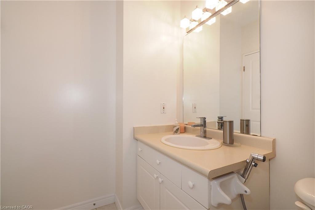 701-255 Keats Way, Waterloo, ON - Indoor Photo Showing Bathroom