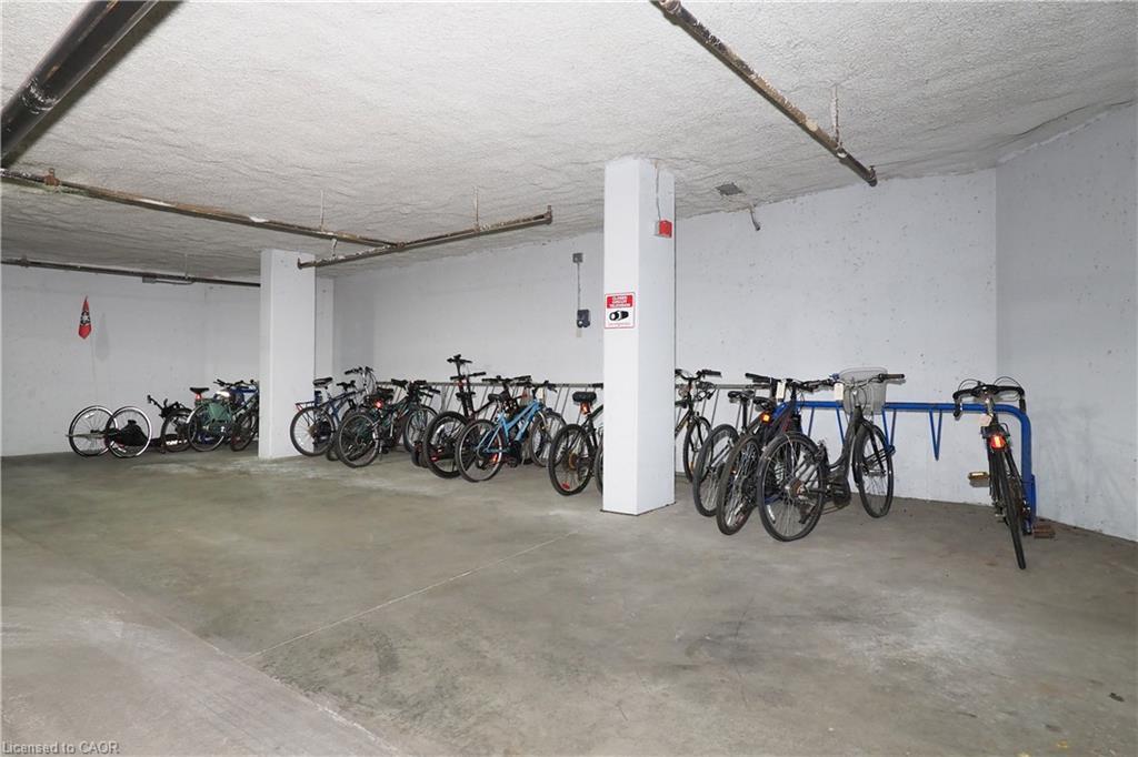 701-255 Keats Way, Waterloo, ON - Indoor Photo Showing Garage
