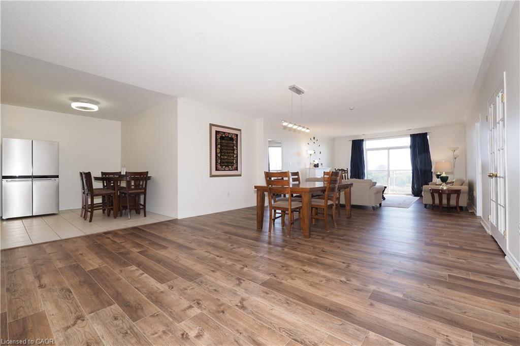701-255 Keats Way, Waterloo, ON - Indoor