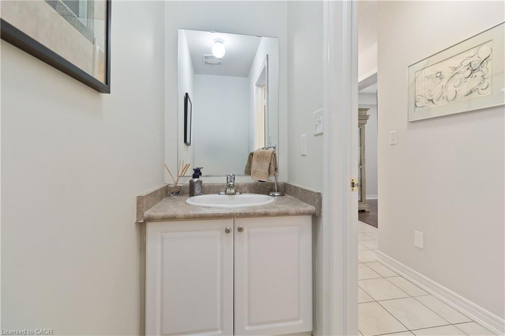 573 Gardenbrook Avenue, Oakville, ON - Indoor Photo Showing Bathroom
