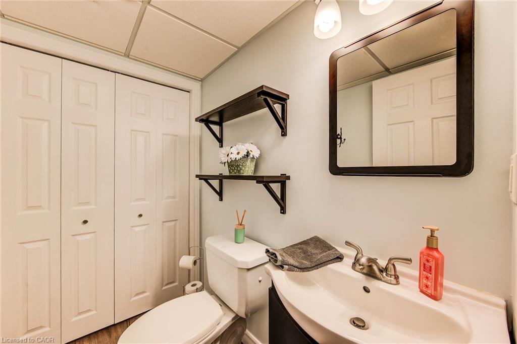 137 Liebler Street, Tavistock, ON - Indoor Photo Showing Bathroom