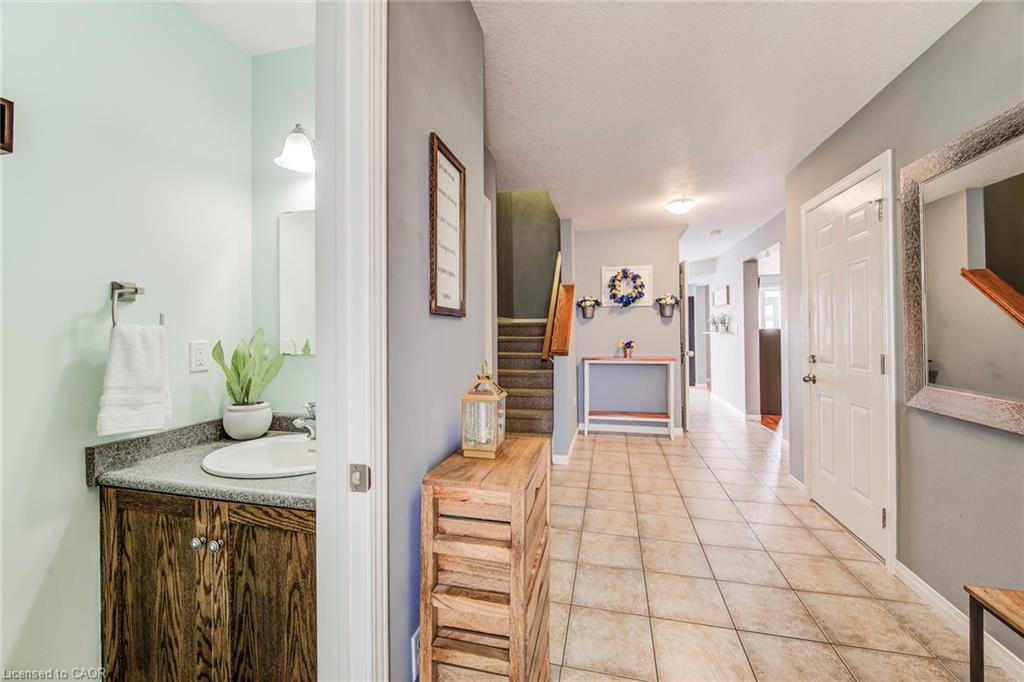 137 Liebler Street, Tavistock, ON - Indoor Photo Showing Other Room