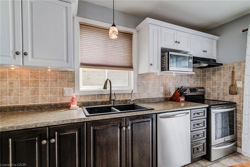 137 Liebler Street, Tavistock, ON - Indoor Photo Showing Kitchen With Double Sink