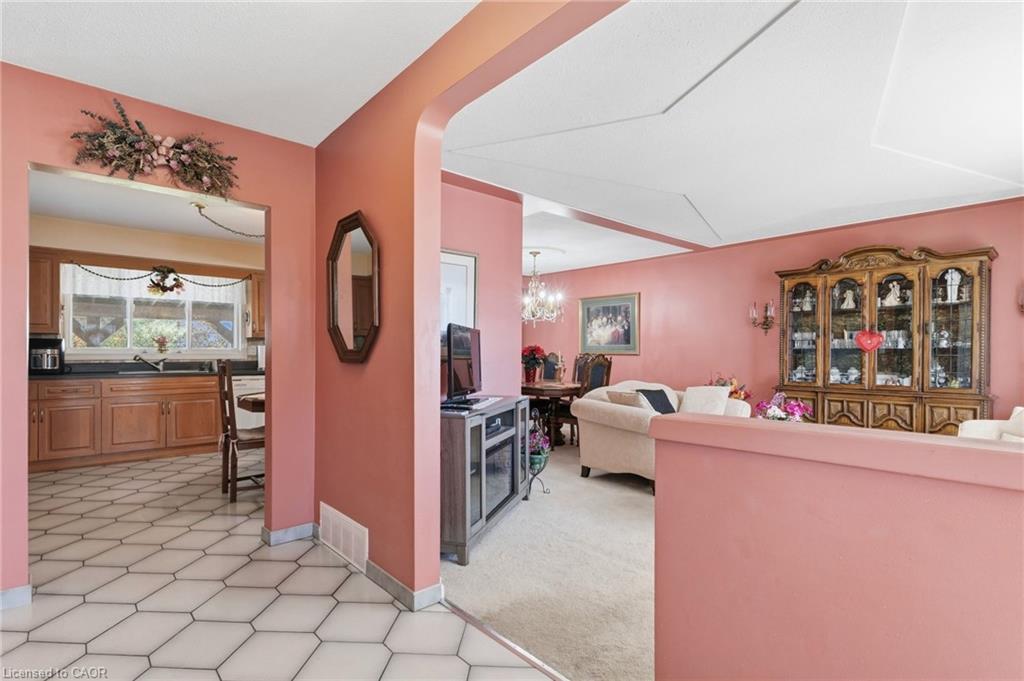 337 Mcneilly Road, Stoney Creek, ON - Indoor Photo Showing Other Room