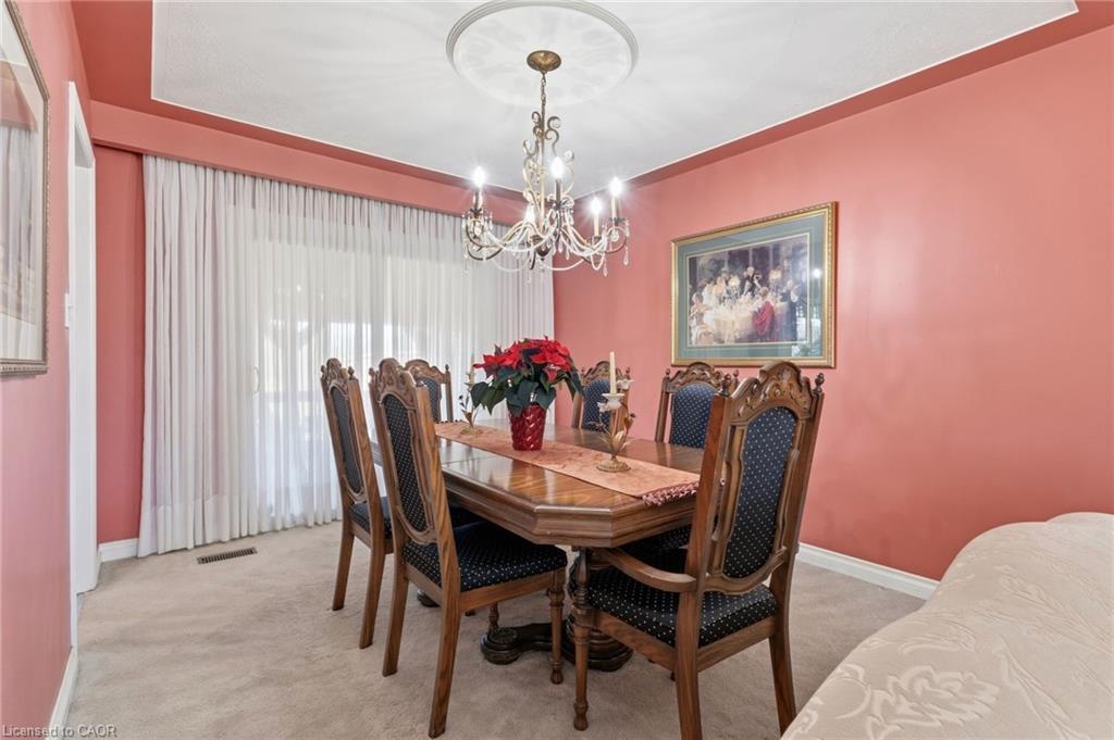 337 Mcneilly Road, Stoney Creek, ON - Indoor Photo Showing Dining Room