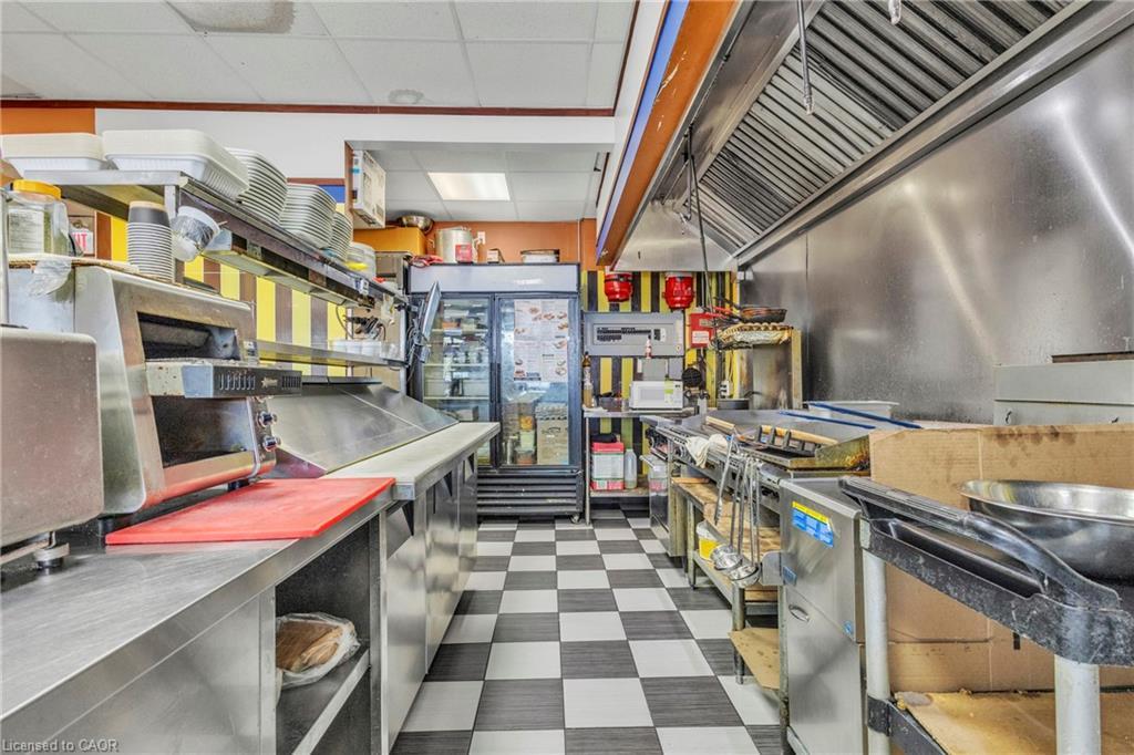 156 Dundas Street E, Paris, ON