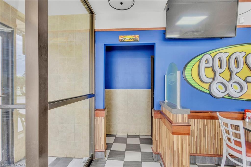 156 Dundas Street E, Paris, ON