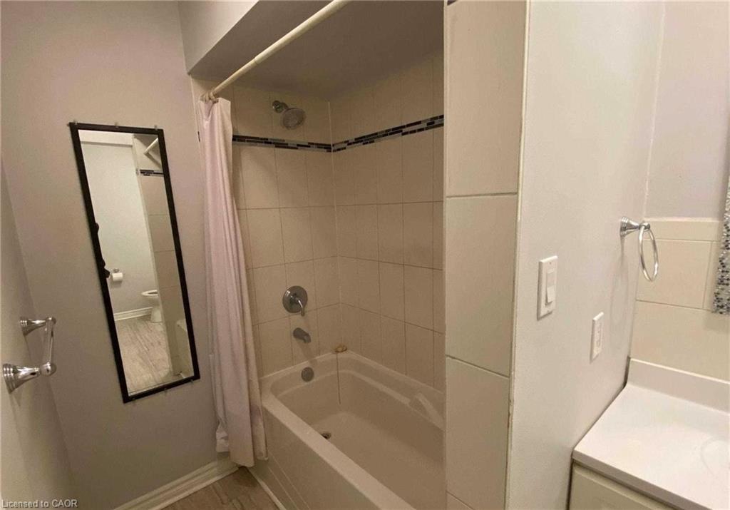 4-10 Main Street, Halton, ON - Indoor Photo Showing Bathroom