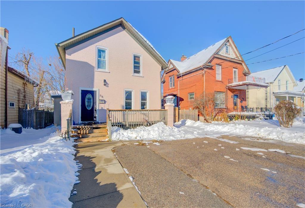 88 Wellington Street N, Kitchener, ON - Outdoor