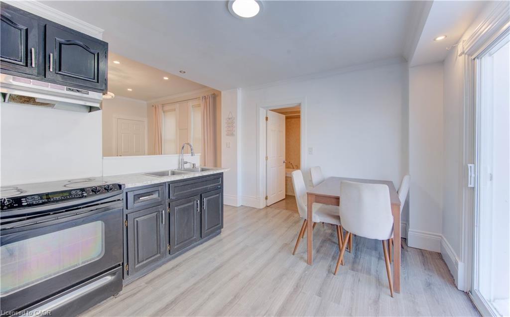 88 Wellington Street N, Kitchener, ON - Indoor