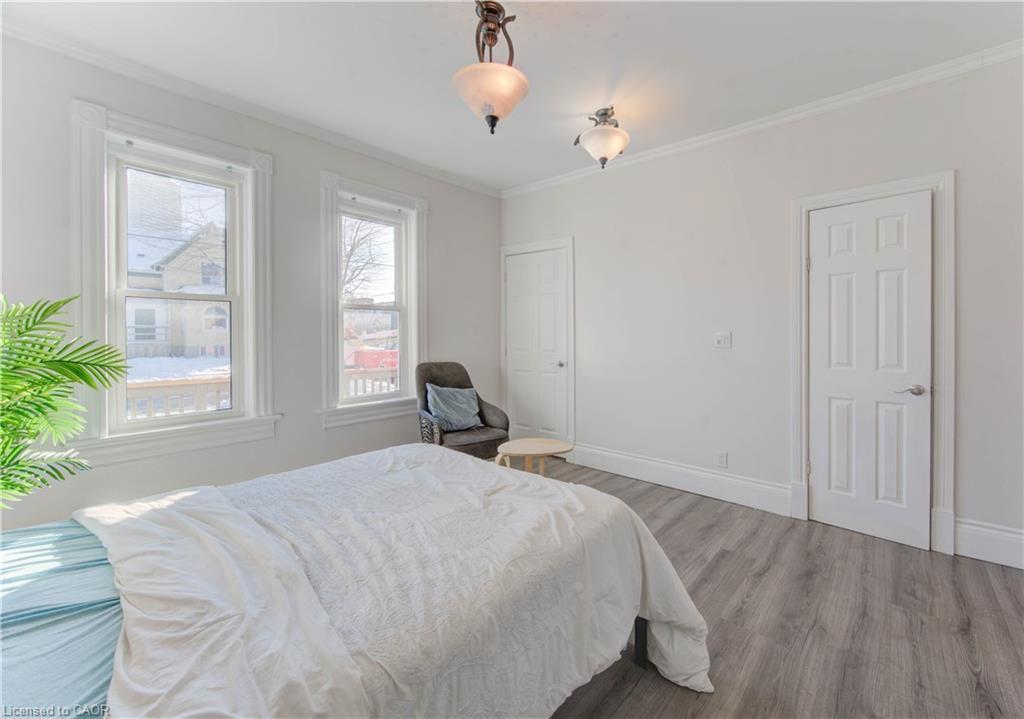 88 Wellington Street N, Kitchener, ON - Indoor Photo Showing Bedroom