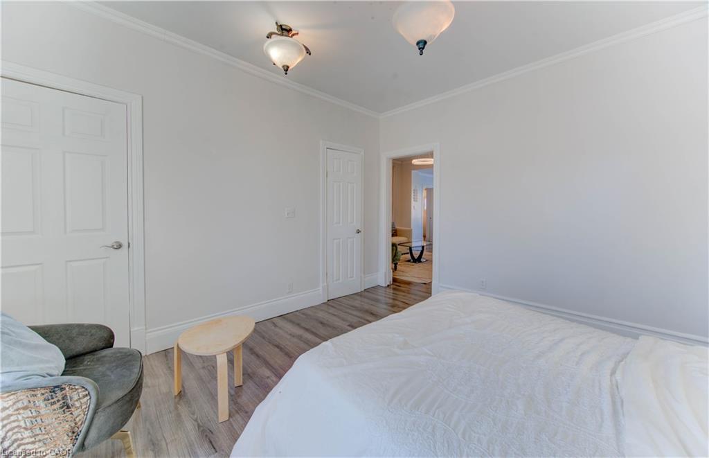 88 Wellington Street N, Kitchener, ON - Indoor Photo Showing Bedroom