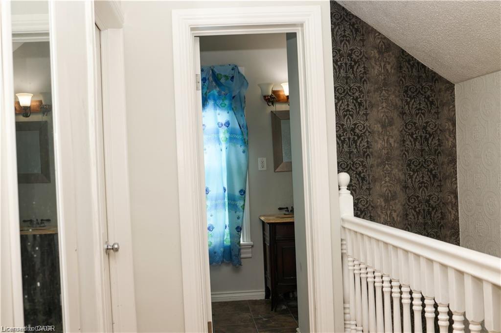 88 Wellington Street N, Kitchener, ON - Indoor Photo Showing Other Room