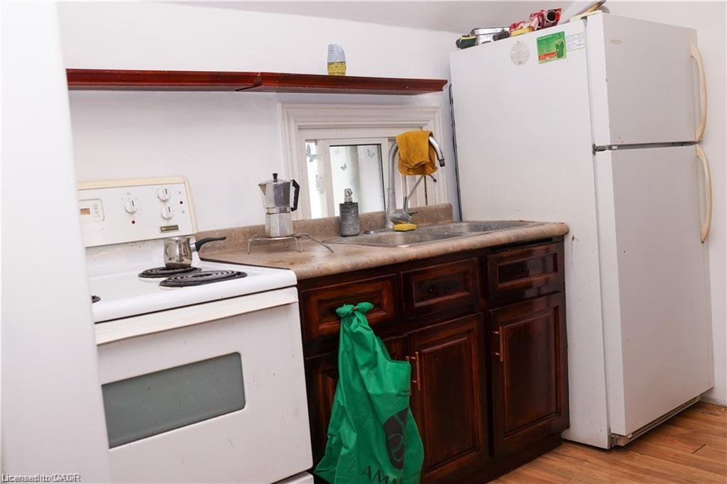 88 Wellington Street N, Kitchener, ON - Indoor Photo Showing Kitchen