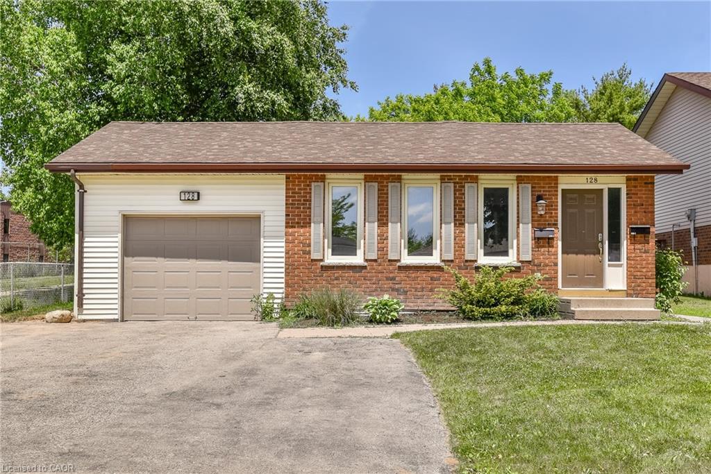 Lower-128 Carlyle Drive, Kitchener, ON - Outdoor With Facade