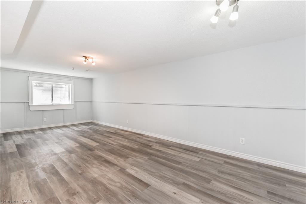 Lower-128 Carlyle Drive, Kitchener, ON - Indoor Photo Showing Other Room