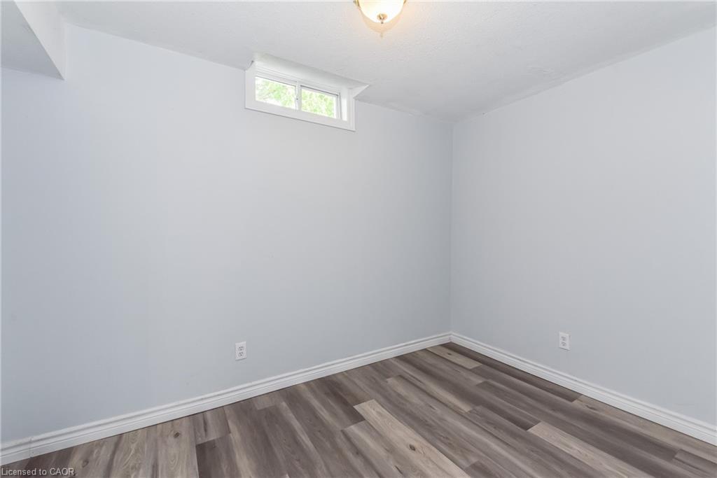 Lower-128 Carlyle Drive, Kitchener, ON - Indoor Photo Showing Other Room