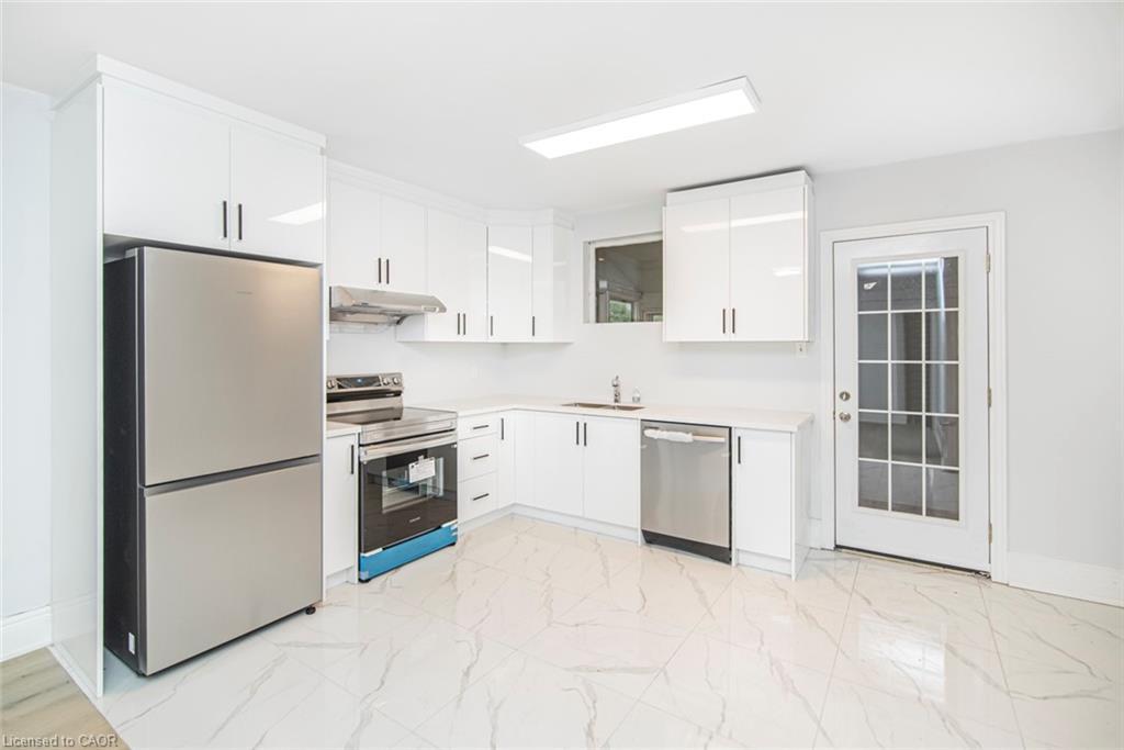 8 Leeds Street, Hamilton, ON - Indoor Photo Showing Kitchen With Stainless Steel Kitchen